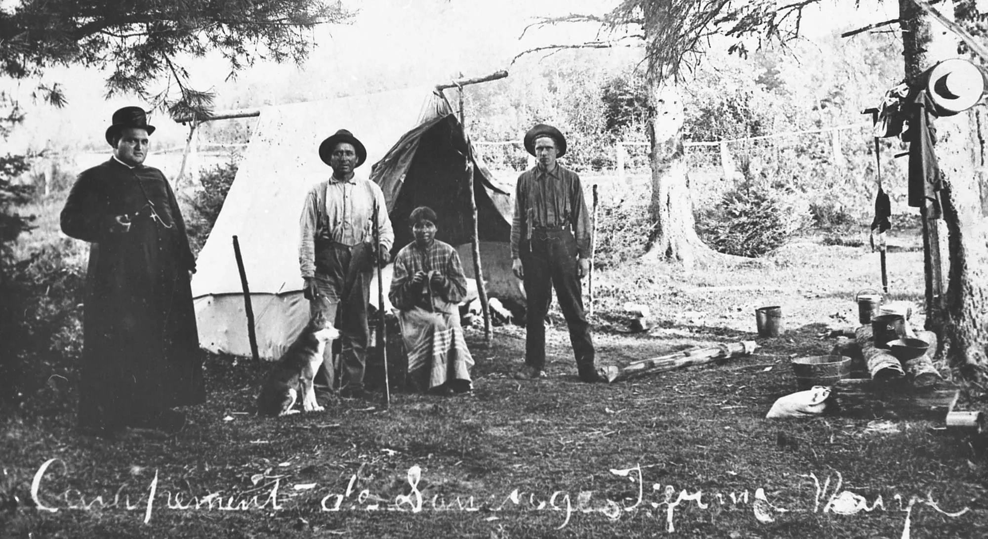 Visite du curé Martin dans un campement autochtone de la région de Ferme-Neuve. Vers le début du 19e siècle.